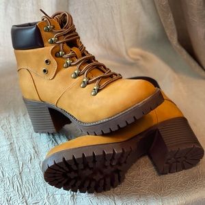 Maurices tan lace up boots, womens US size 7